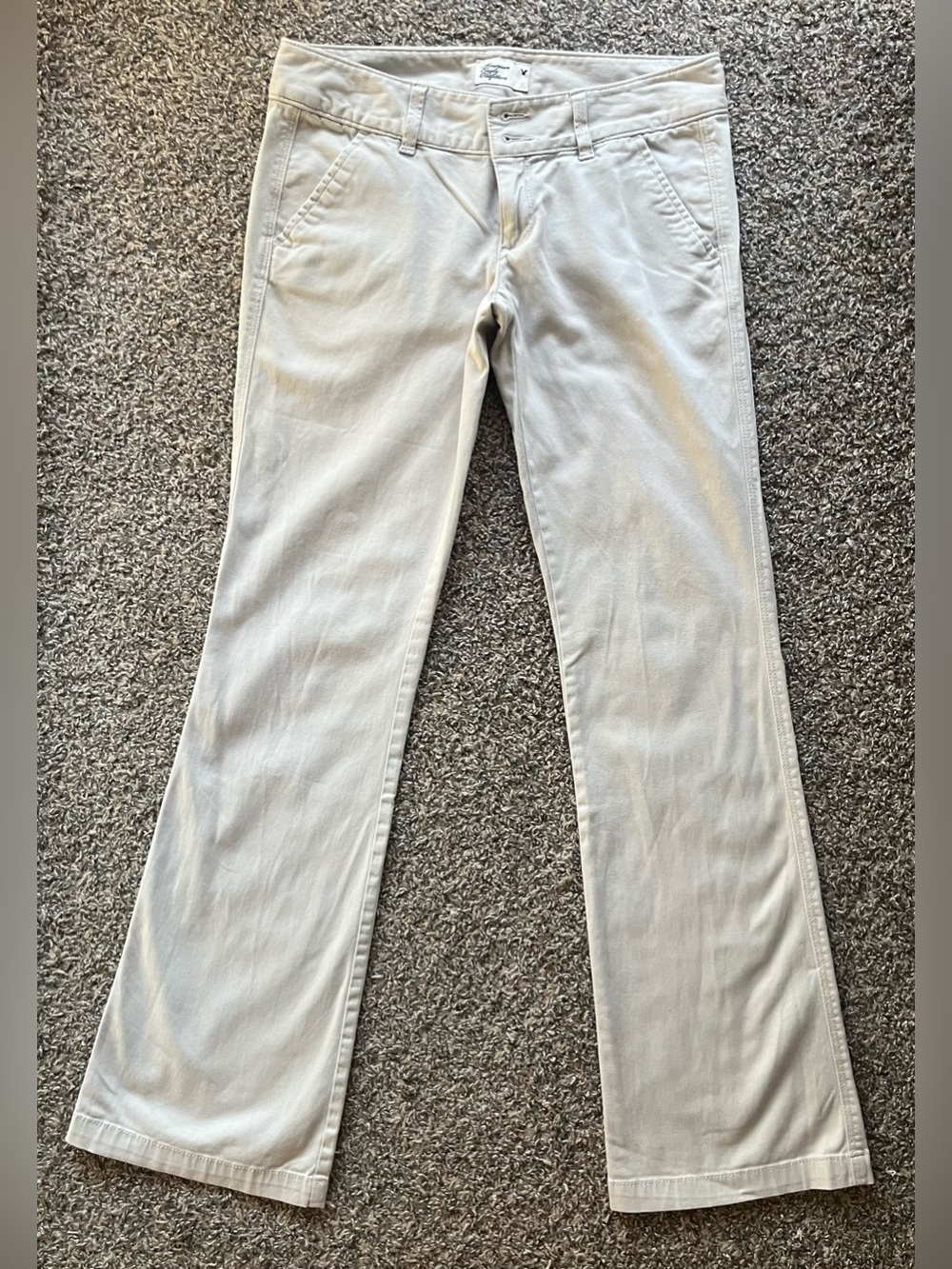 American Eagle Khaki Chino
Low Rise Bootcut Flare Pants, Size 2